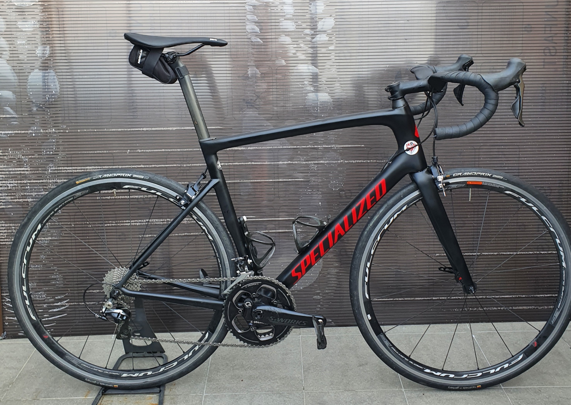 Black S-Works Specialized road bike with Fulcrum carbon wheels